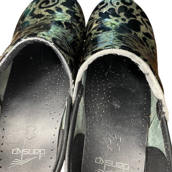 Dansko sz 40 Black & Silver floral Slip on Clogs Leather Pantent Comfort Shoes - Picture 5 of 6